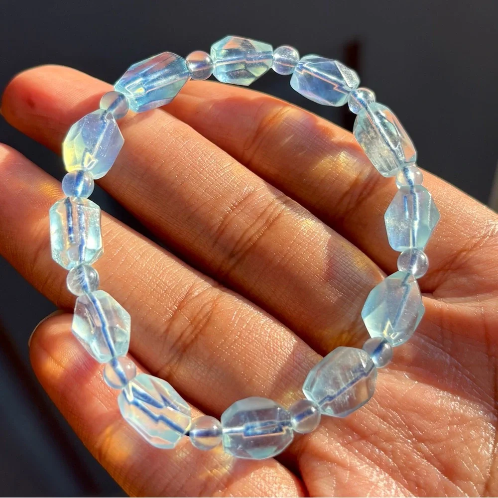 High Grade Aquamarine Faceted Crystal Bracelet 8-9mm - Picture 5 of 10